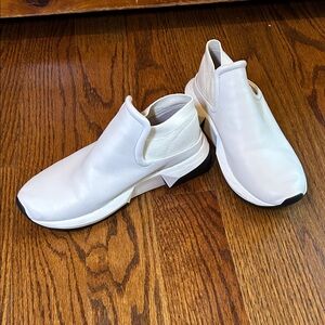 Via Spiga Travis White Leather Slip-On Platform Sneaker, Size 5